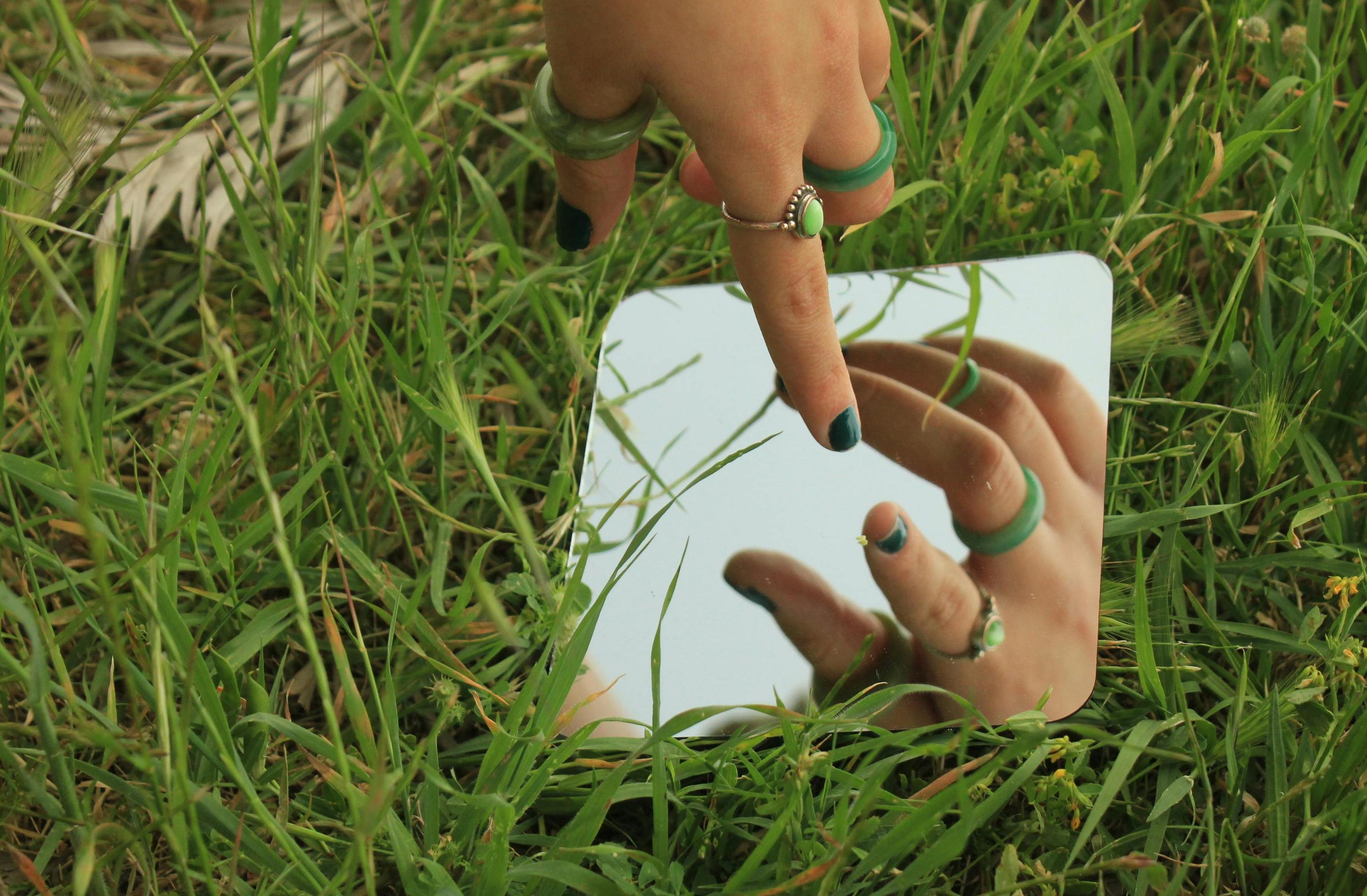 Beden Dismorfik Bozukluğunda Somatik Odaklanma: Estetik Müdahaleler ve Dermatolojik Başvurular